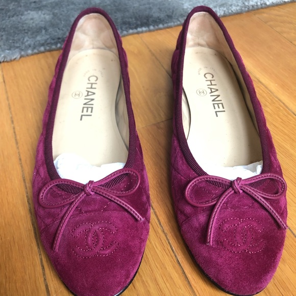 Selling Chanel suede fuchsia ballet flats! - Picture 2 of 8